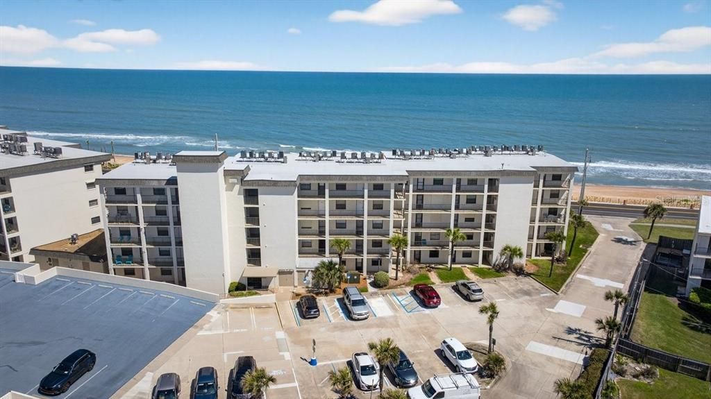 For Sale: $299,900 (2 beds, 2 baths, 1025 Square Feet)