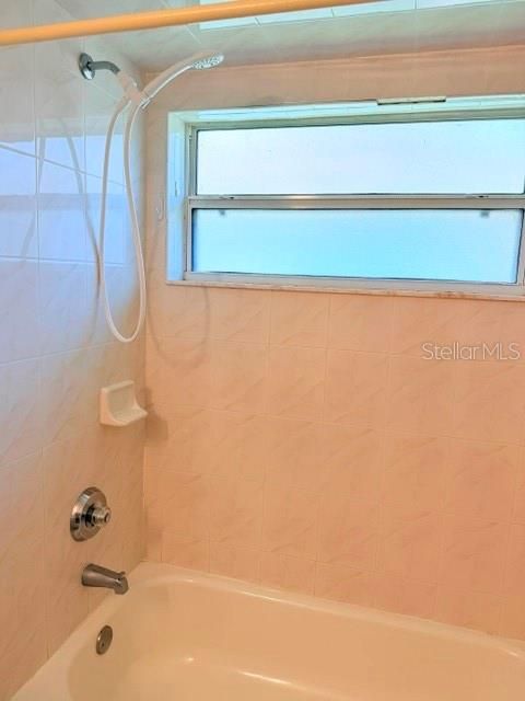 В аренду: $1,400 (3 спален, 2 ванн, 1306 Квадратных фут)