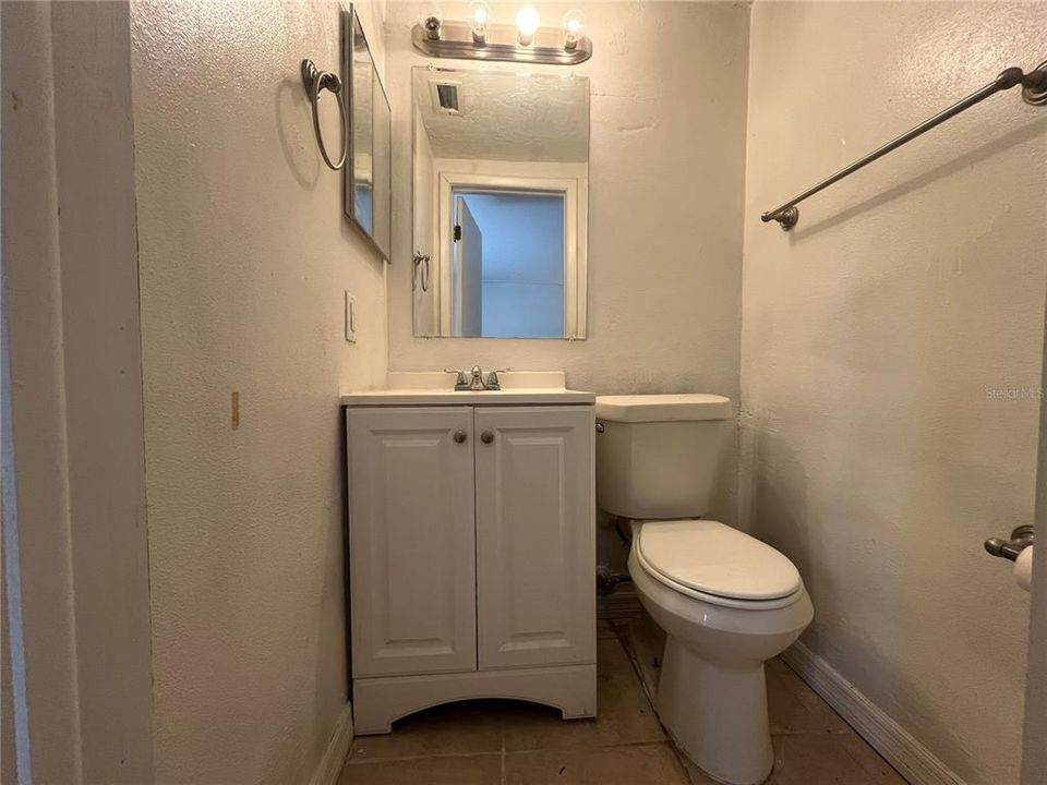 For Rent: $1,650 (2 beds, 1 baths, 963 Square Feet)