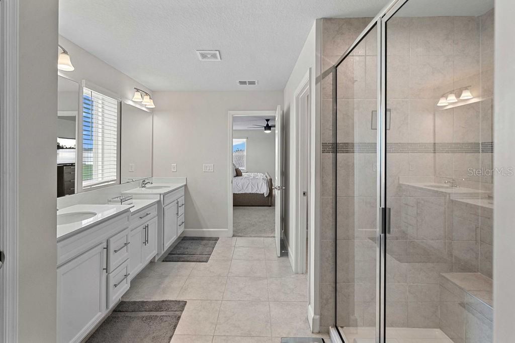 For Sale: $629,999 (4 beds, 2 baths, 2808 Square Feet)