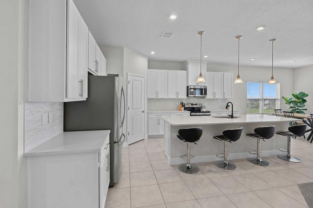 For Sale: $629,999 (4 beds, 2 baths, 2808 Square Feet)