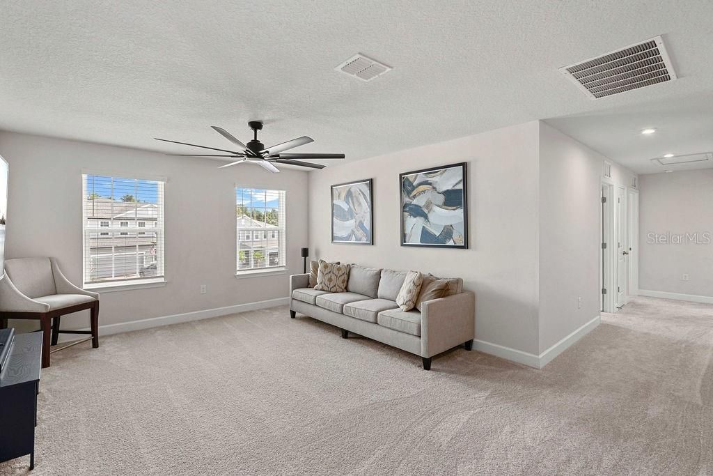 For Sale: $629,999 (4 beds, 2 baths, 2808 Square Feet)