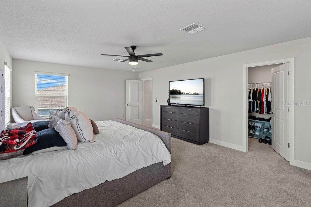 For Sale: $629,999 (4 beds, 2 baths, 2808 Square Feet)