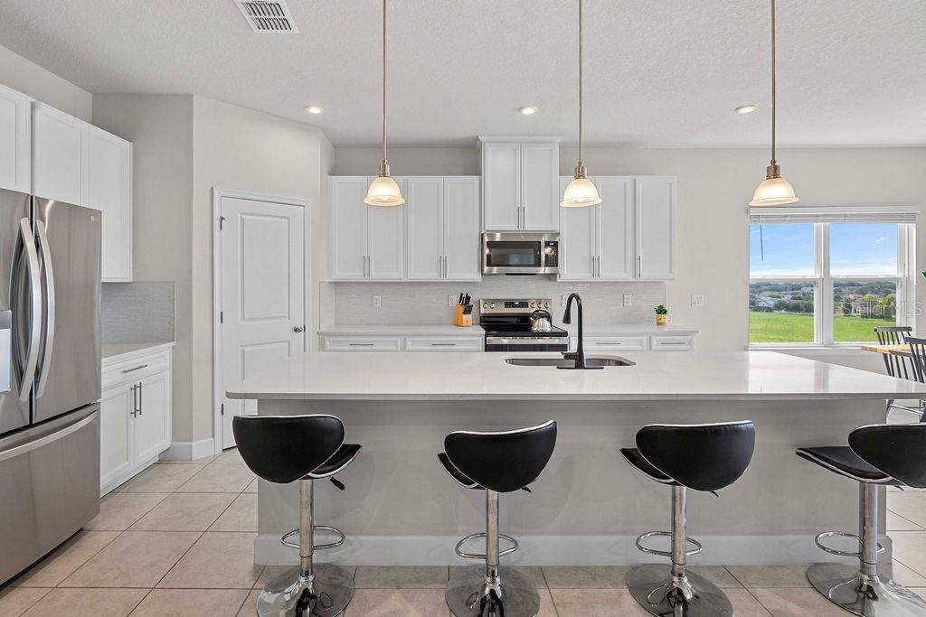 For Sale: $629,999 (4 beds, 2 baths, 2808 Square Feet)