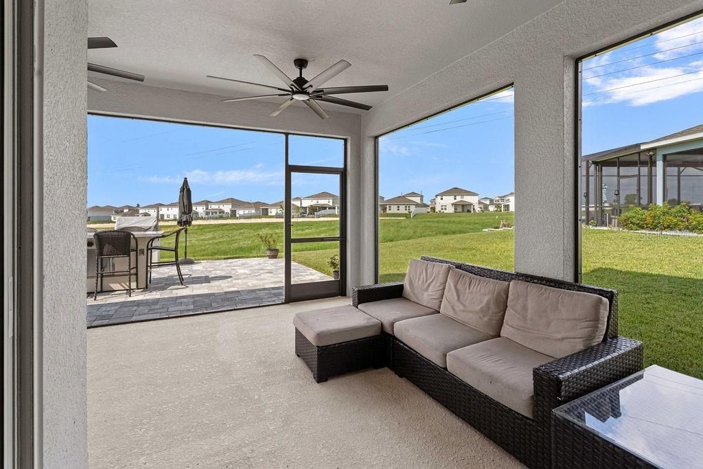 For Sale: $629,999 (4 beds, 2 baths, 2808 Square Feet)