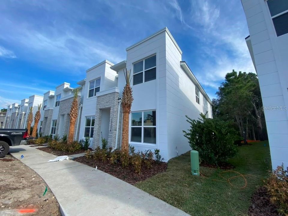 For Rent: $2,500 (3 beds, 3 baths, 1888 Square Feet)