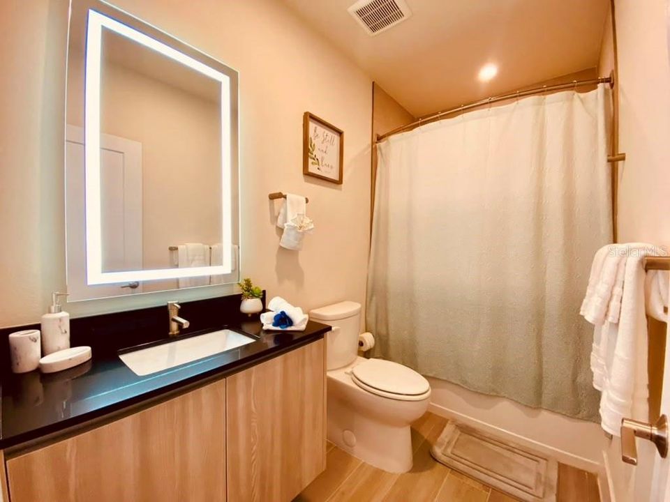 For Rent: $2,500 (3 beds, 3 baths, 1888 Square Feet)