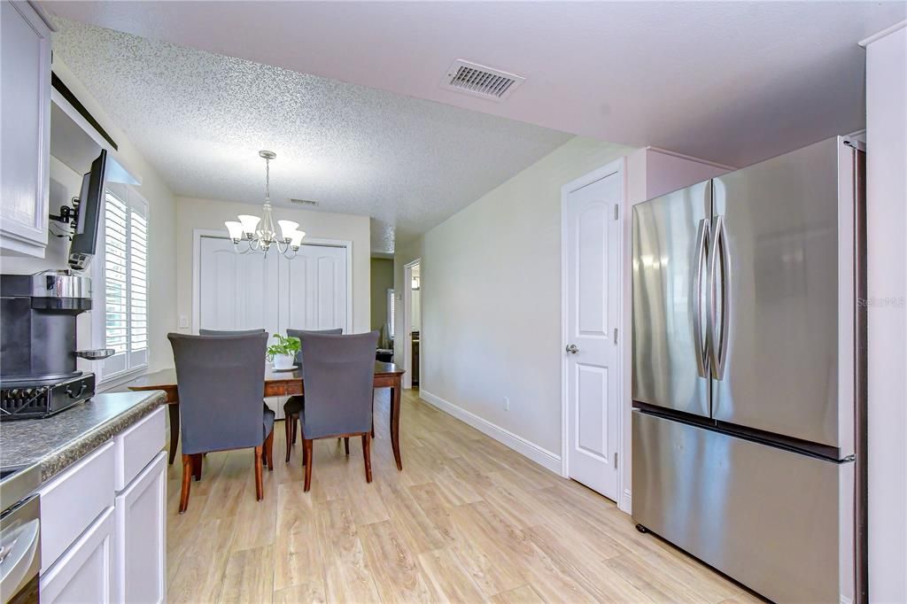 For Sale: $325,000 (3 beds, 2 baths, 1450 Square Feet)