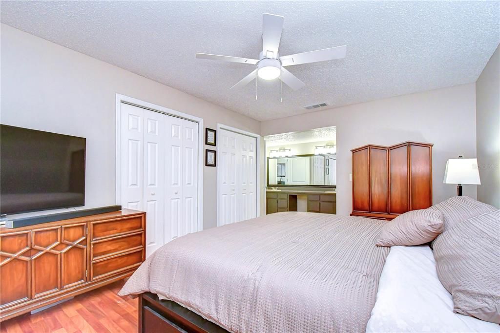 For Sale: $325,000 (3 beds, 2 baths, 1450 Square Feet)