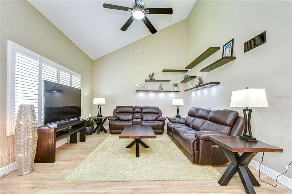 For Sale: $325,000 (3 beds, 2 baths, 1450 Square Feet)
