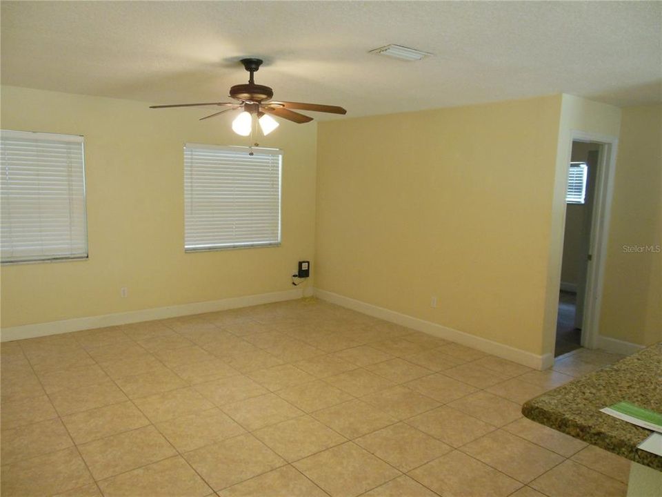 For Rent: $2,100 (3 beds, 2 baths, 1232 Square Feet)