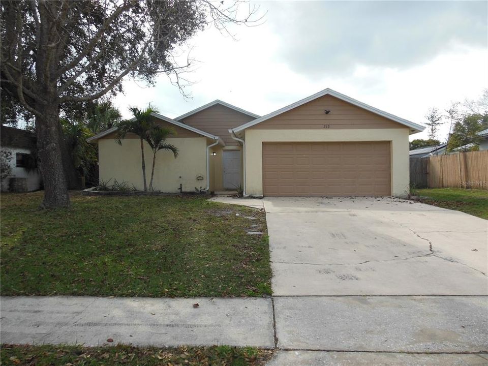 For Rent: $2,100 (3 beds, 2 baths, 1232 Square Feet)