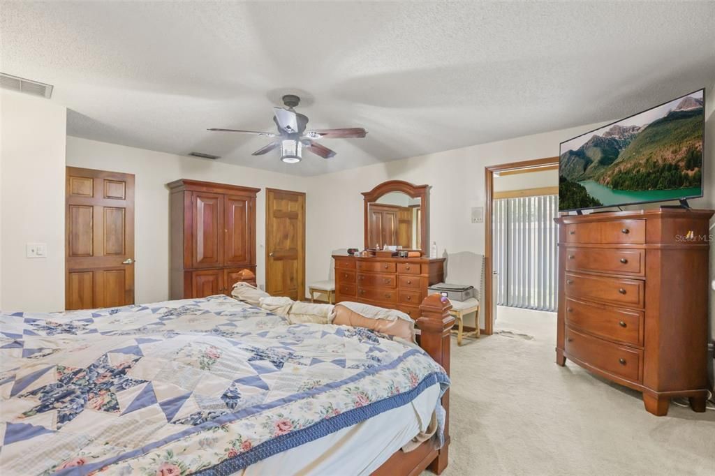 For Sale: $425,000 (3 beds, 2 baths, 2230 Square Feet)