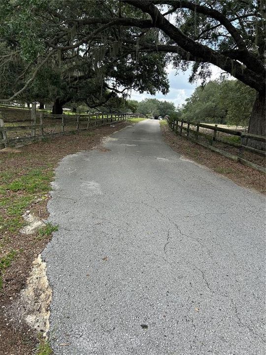 На продажу: $260,000 (5.02 acres)
