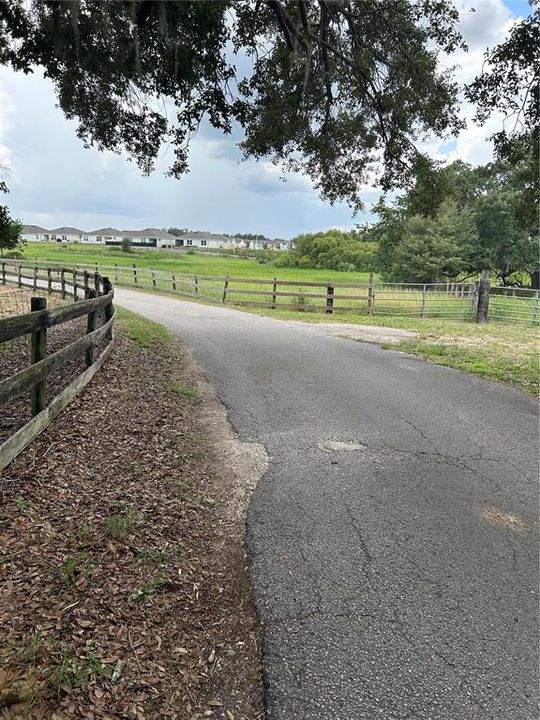 На продажу: $260,000 (5.02 acres)