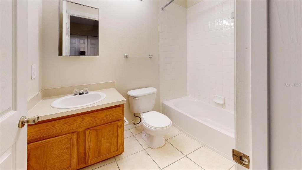 For Rent: $1,995 (3 beds, 2 baths, 1880 Square Feet)