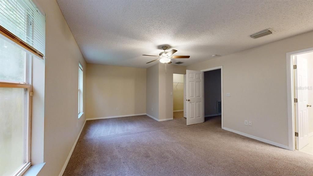 For Rent: $1,995 (3 beds, 2 baths, 1880 Square Feet)