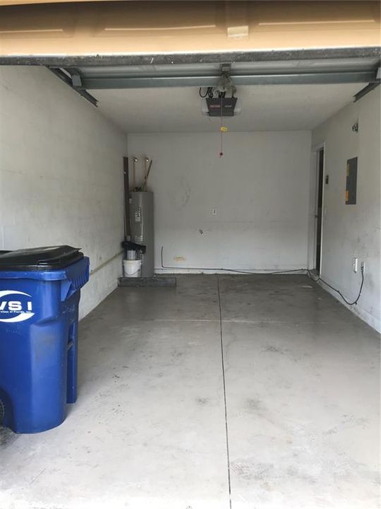 For Rent: $1,995 (3 beds, 2 baths, 1880 Square Feet)
