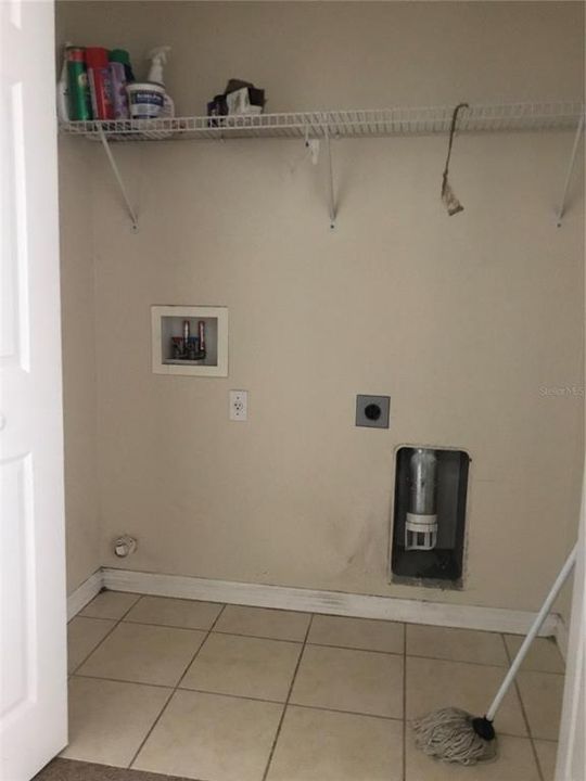 For Rent: $1,995 (3 beds, 2 baths, 1880 Square Feet)