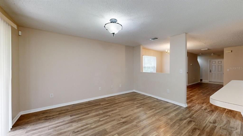 For Rent: $1,995 (3 beds, 2 baths, 1880 Square Feet)
