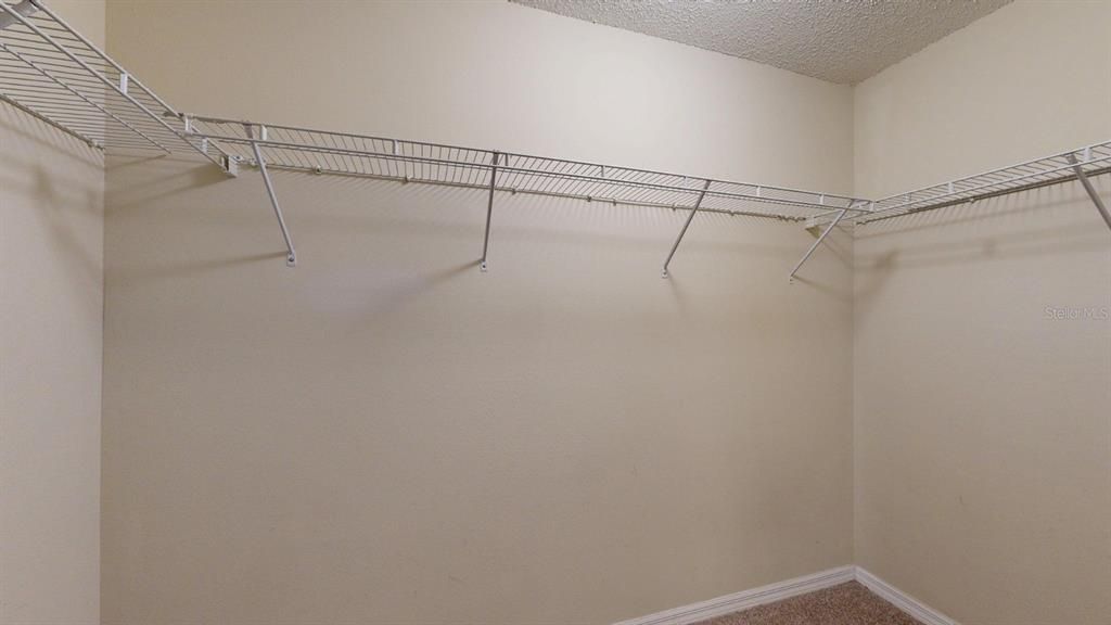 For Rent: $1,995 (3 beds, 2 baths, 1880 Square Feet)