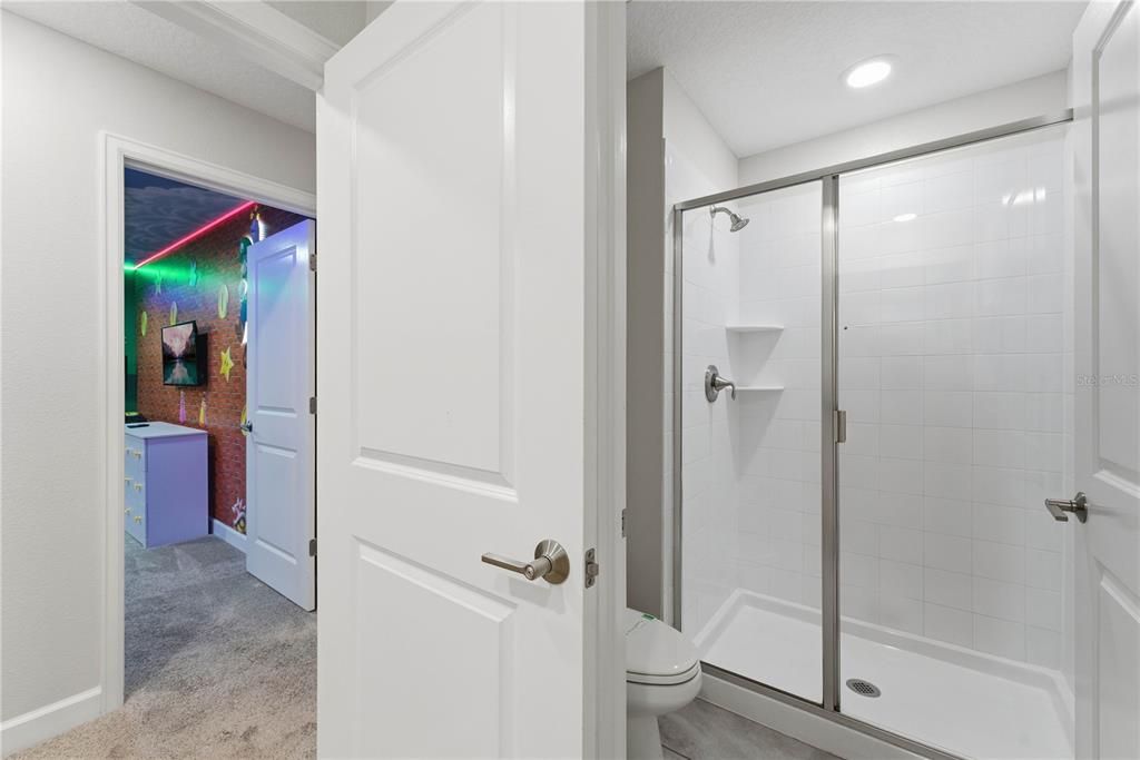 En Venta: $419,000 (4 camas, 3 baños, 1914 Pies cuadrados)