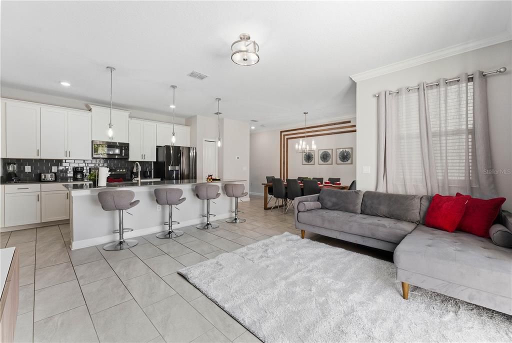 En Venta: $419,000 (4 camas, 3 baños, 1914 Pies cuadrados)