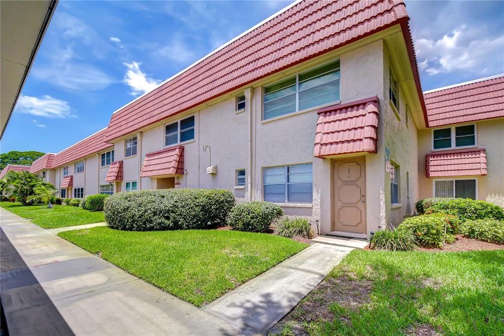 На продажу: $149,900 (2 спален, 1 ванн, 1010 Квадратных фут)