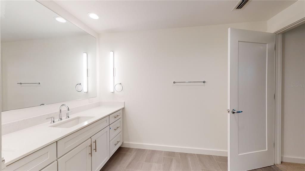 For Rent: $5,500 (2 beds, 2 baths, 1789 Square Feet)