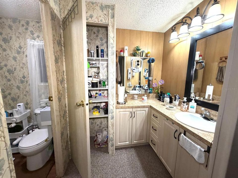 For Sale: $145,000 (2 beds, 2 baths, 1248 Square Feet)