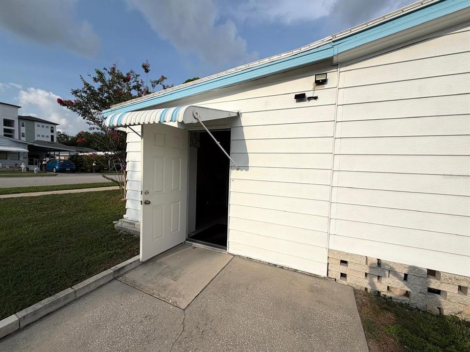 For Sale: $145,000 (2 beds, 2 baths, 1248 Square Feet)