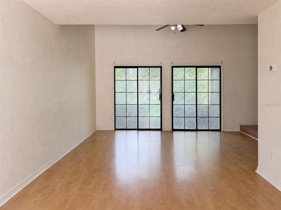 На продажу: $150,000 (2 спален, 2 ванн, 1106 Квадратных фут)