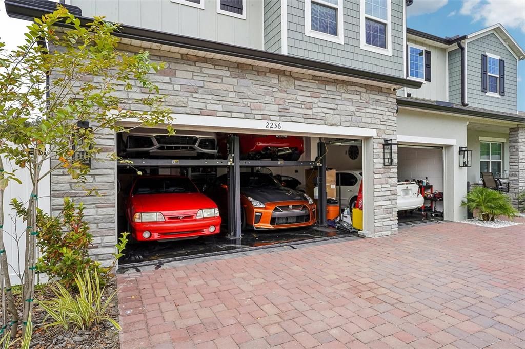 For Sale: $949,500 (5 beds, 5 baths, 4801 Square Feet)