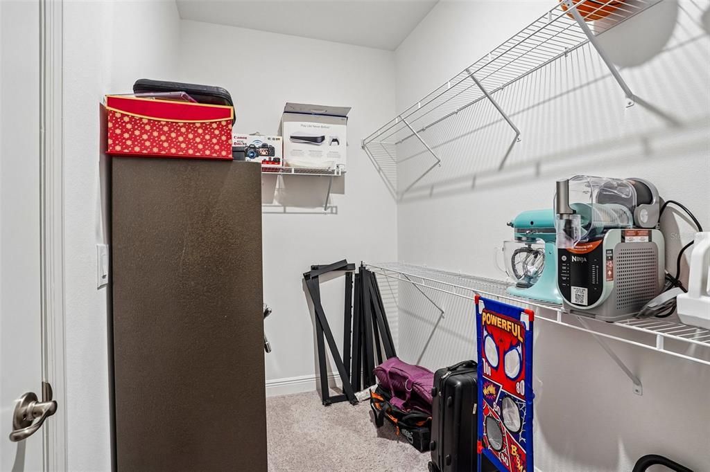 For Sale: $949,500 (5 beds, 5 baths, 4801 Square Feet)