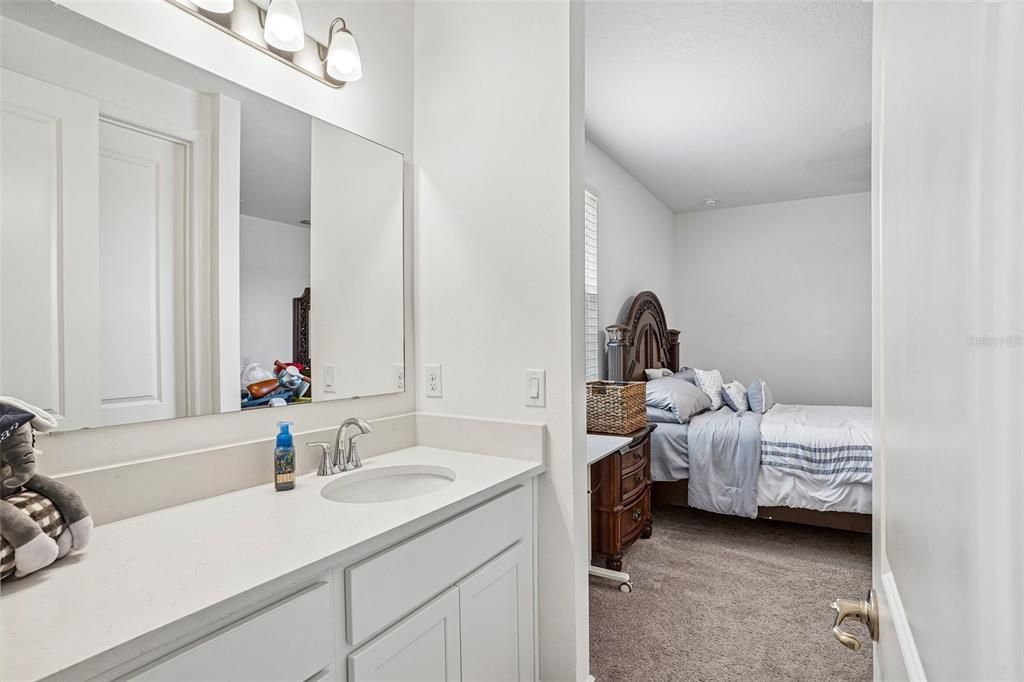 For Sale: $949,500 (5 beds, 5 baths, 4801 Square Feet)