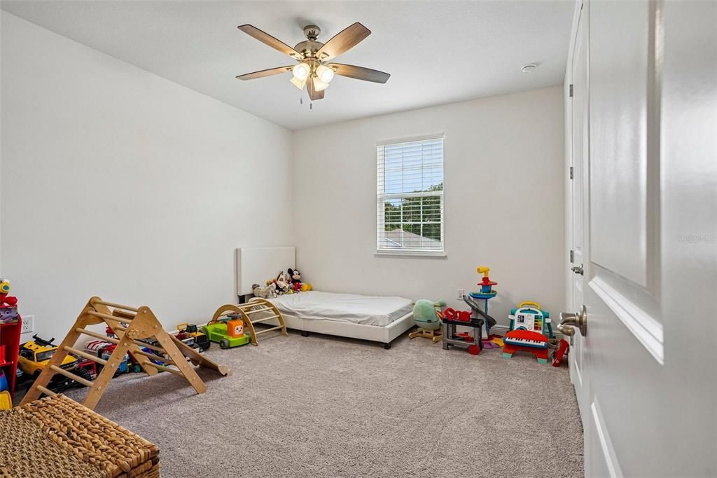 For Sale: $949,500 (5 beds, 5 baths, 4801 Square Feet)