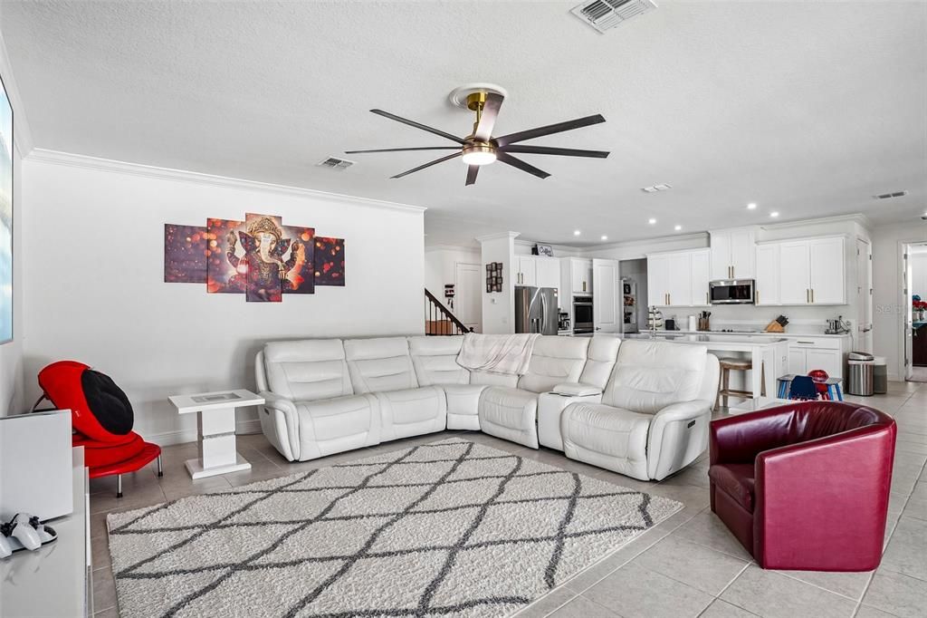 For Sale: $949,500 (5 beds, 5 baths, 4801 Square Feet)
