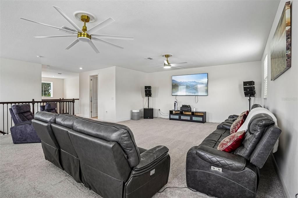 For Sale: $949,500 (5 beds, 5 baths, 4801 Square Feet)