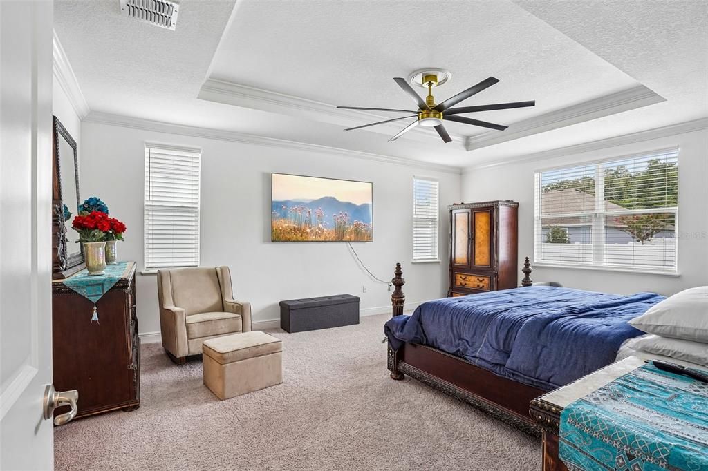 For Sale: $949,500 (5 beds, 5 baths, 4801 Square Feet)