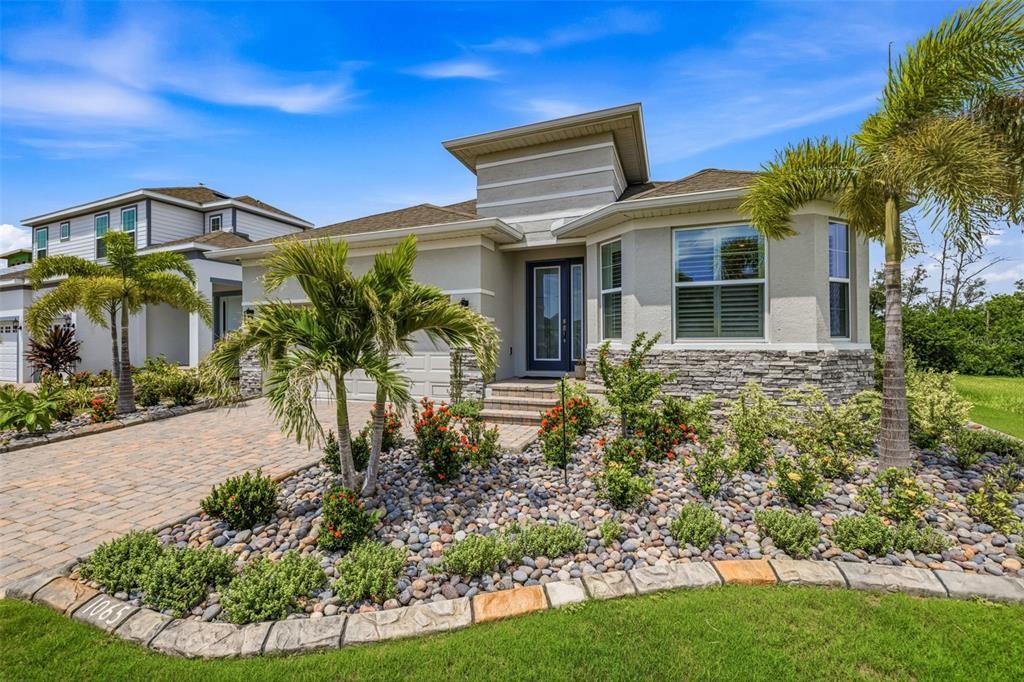 For Sale: $599,900 (4 beds, 3 baths, 2359 Square Feet)