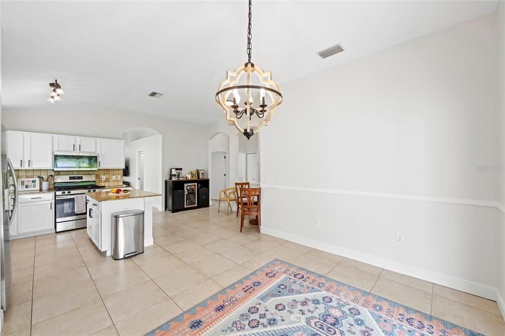 For Sale: $375,000 (3 beds, 2 baths, 1417 Square Feet)
