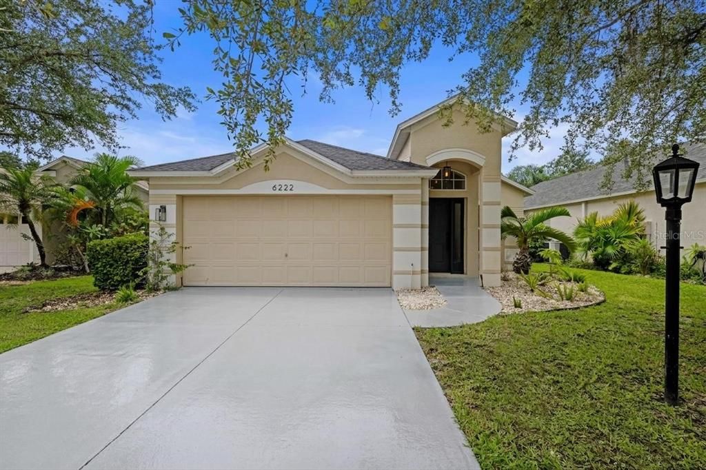 For Sale: $375,000 (3 beds, 2 baths, 1417 Square Feet)