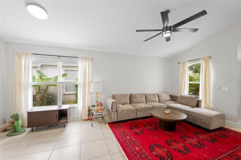 For Sale: $375,000 (3 beds, 2 baths, 1417 Square Feet)
