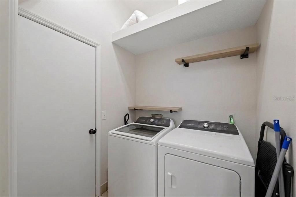For Sale: $375,000 (3 beds, 2 baths, 1417 Square Feet)