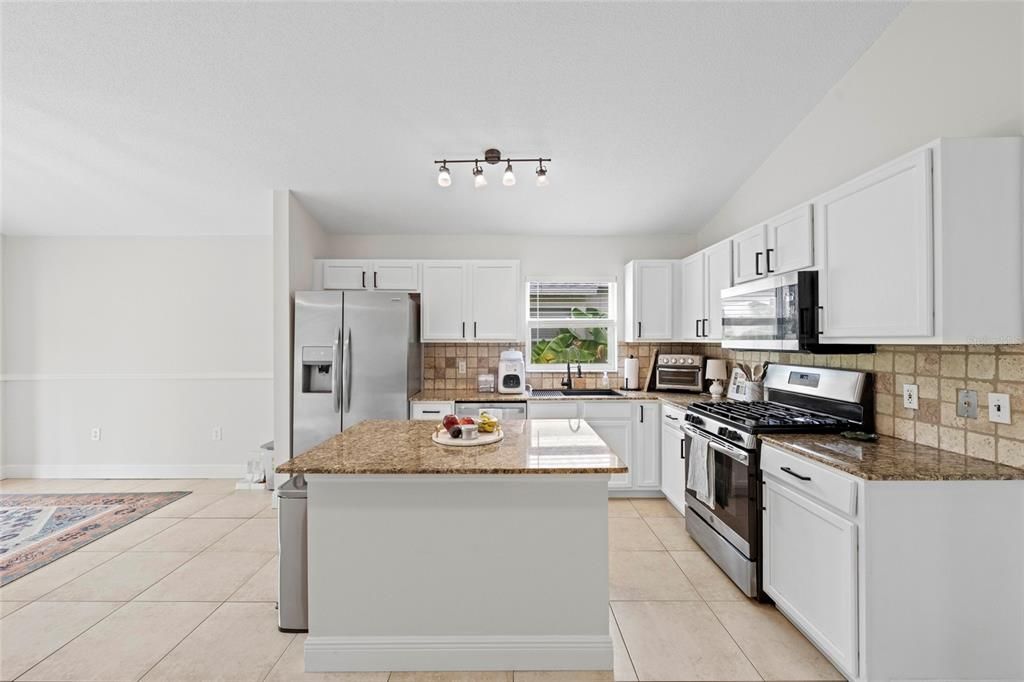 For Sale: $375,000 (3 beds, 2 baths, 1417 Square Feet)