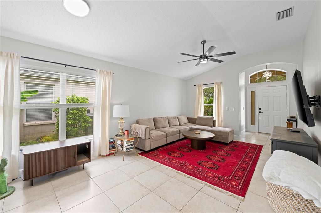 For Sale: $375,000 (3 beds, 2 baths, 1417 Square Feet)