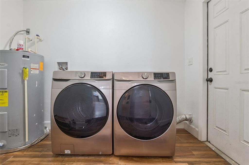 En Venta: $370,000 (5 camas, 2 baños, 1776 Pies cuadrados)