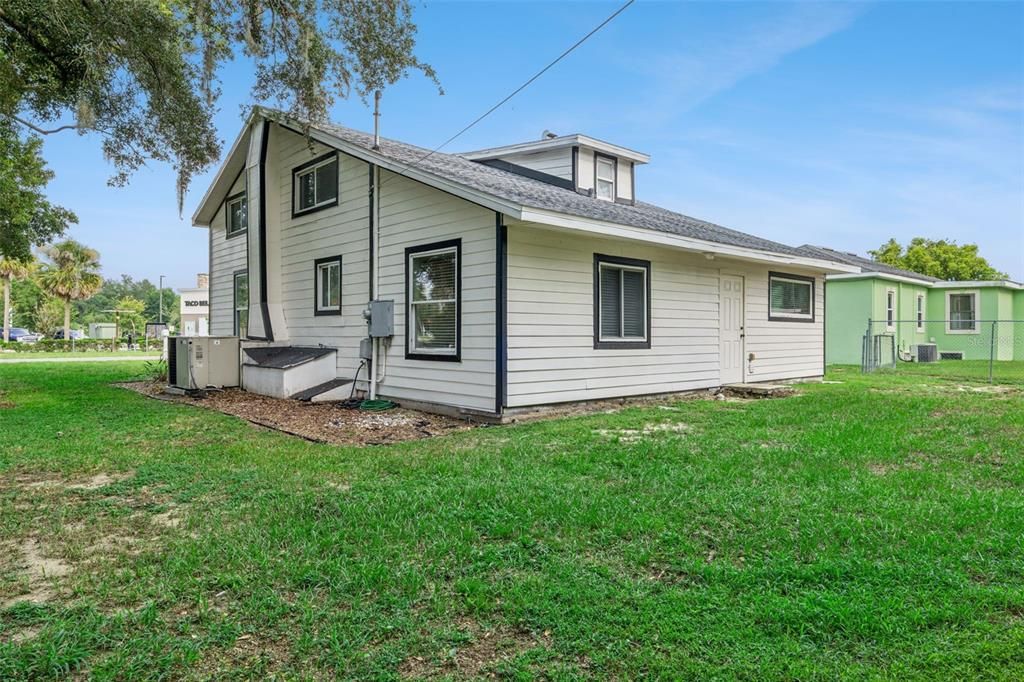 En Venta: $370,000 (5 camas, 2 baños, 1776 Pies cuadrados)