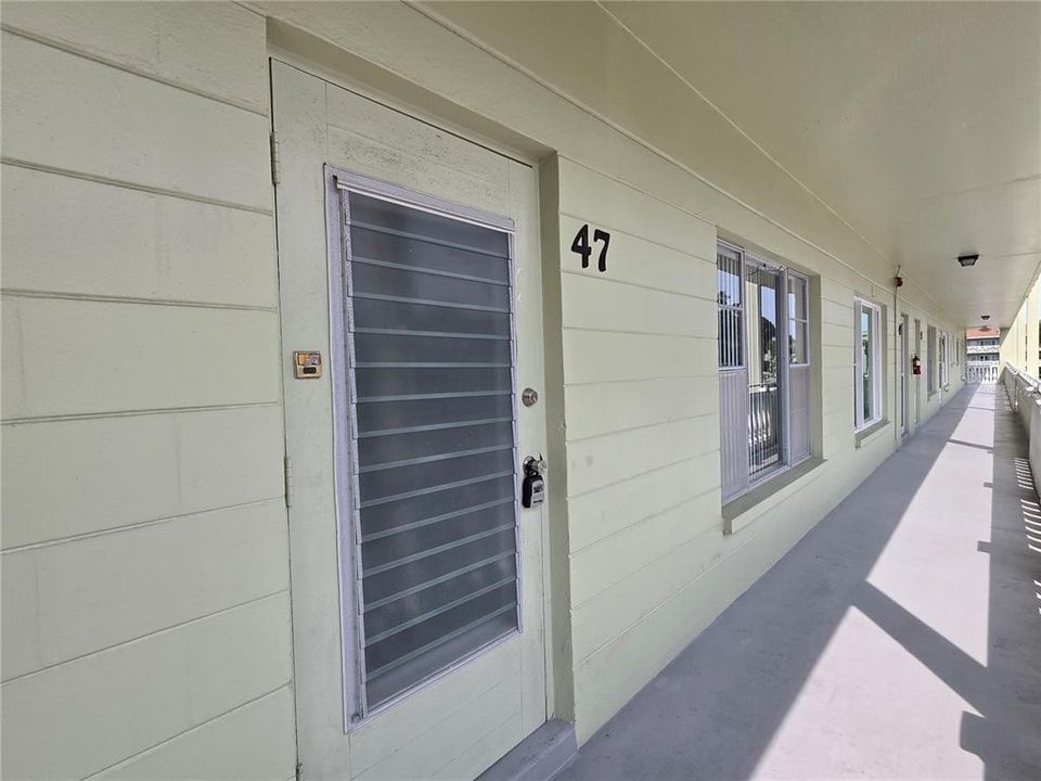 For Sale: $94,900 (1 beds, 1 baths, 825 Square Feet)