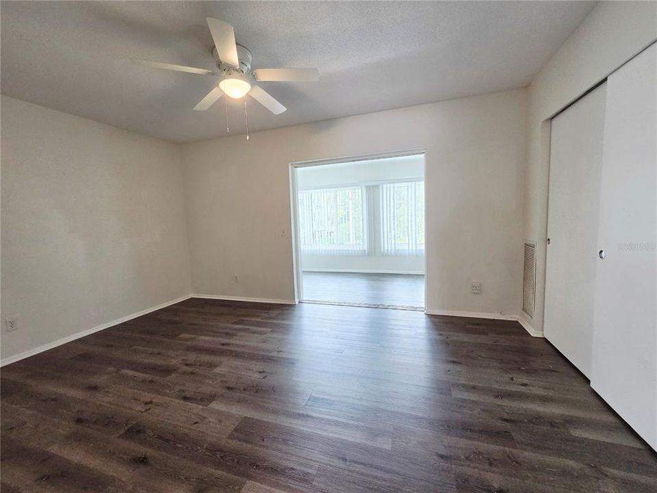 For Sale: $94,900 (1 beds, 1 baths, 825 Square Feet)